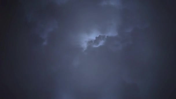 Kalın Bulutların Arkasında Şimşek Çakma Ile Fırtınalı Gökyüzü Dijital Animasyon — Stok video