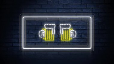 Koyu tuğla arka plan üzerinde yanıp sönen çerçeve içinde chinking bira bardakgösteren neon işareti animasyon