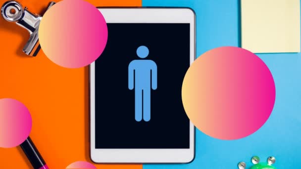 Animación Círculos Gradiente Colores Flotan Sobre Tableta Que Muestra Icono — Vídeo de stock