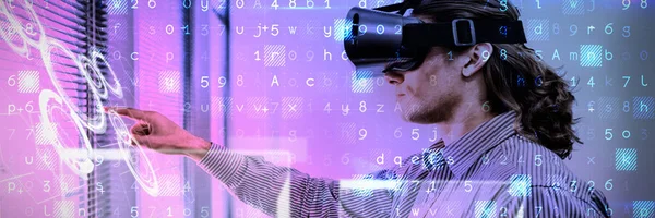 Schnittstelle Gegen Männliche Führungskräfte Mit Virtual Reality Headset Wartebereich — Stockfoto