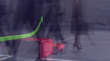 Kırmızı grafik ve yeşil ok ile hızlı hareket eden insanların animasyonön planda yukarı işaret