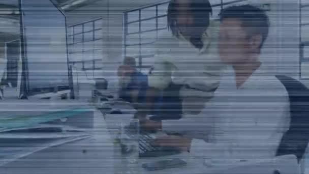多族年轻上班族在繁忙的办公室里快速活动的动画 具有横向线条的前进方向 — 图库视频影像