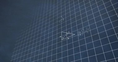 Beyaz tebeşirle el yazısı matematiksel hesaplamaların animasyonu bir tebeşir tahtası arka plan 4k üzerinde bir ızgara üzerinde yüzen