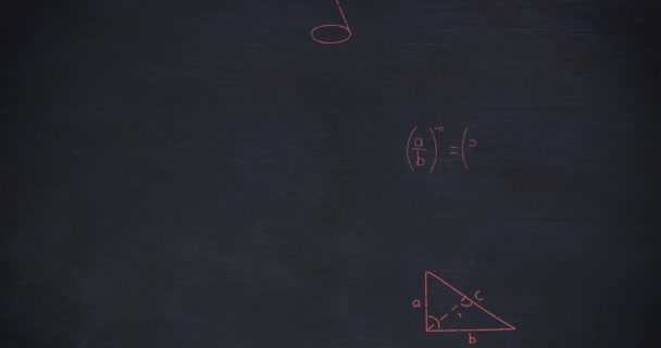暗い黒板の背景4Kの上に浮かぶ赤で手書きの数学的計算のアニメーション — ストック動画