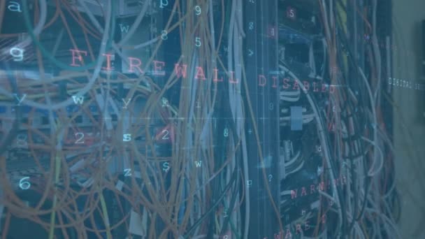 Animation d'un câble dans une salle de serveurs informatiques vue de près, tout en émettant un texte numérique lumineux sur la sécurité de l'ordinateur clignote et se déplace au premier plan 