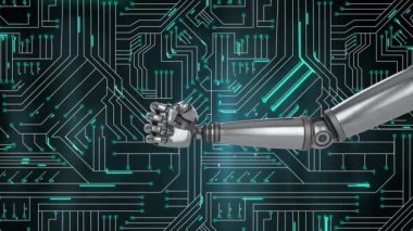 Parlak yeşil ışık izleriyle bir bilgisayar devre kartının önünde başparmak yapma el ile robot kolunun animasyonu