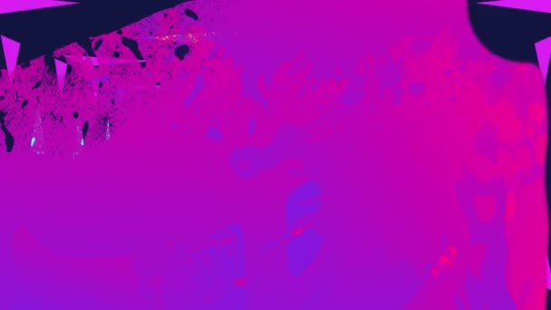 黒い背景の中央の消失点との間を移動する明るいネオンの三角形をカバーし 明らかにするピンクのペイント効果のアニメーション — ストック動画