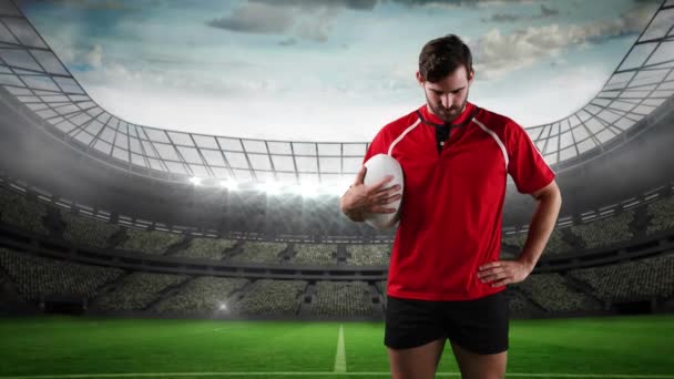 Animación Jugador Rugby Masculino Caucásico Sosteniendo Una Pelota Mirando Cámara — Vídeo de stock