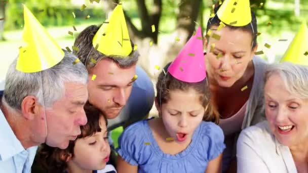 Animación Una Familia Caucásica Tres Generaciones Celebrando Cumpleaños Una Joven — Vídeos de Stock