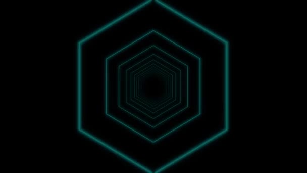 中央から発せられる輝く青い輪郭の同心六角形のアニメーションは 黒い背景に 線とダイヤモンドの形状が相互作用して拡大し 歪みます — ストック動画