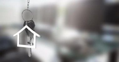 Gümüş ev tuşları ve ev şeklinde anahtarlık odak arka plan 4k dışarı asılı Animasyon