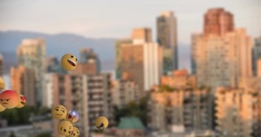 Odak cityscape 4k dışında soldan sağa uçan emoji simgeleri Animasyon