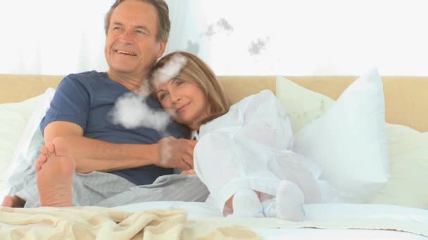 Animación Una Forma Casa Hecha Nube Flotando Con Hombre Una — Vídeo de stock