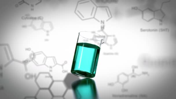 青色の液体がこぼれ落ちる実験室ビーカーのアニメーション 前景に化学化合物のデータと構造式 — ストック動画
