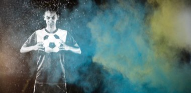 Renk tozu sıçramasına karşı sert kadın futbolcu