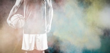 Renk tozu sıçramasına karşı basketbolcu