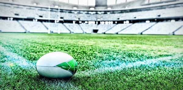 Primer Plano Pelota Rugby Césped Estadio Vacío — Foto de Stock