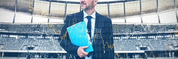 Nachdenklicher Geschäftsmann Mit Blauer Akte Gegen Aktien Und Aktien — Stockfoto