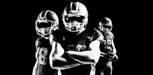 Jeunes Footballeurs Américains Casque Debout Avec Ballon Rugby — Photo