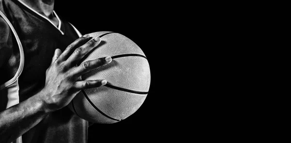 Баскетболіст Ізольований Чорному Тлі — стокове фото