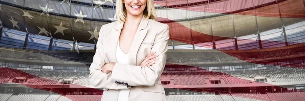 Portrait Confident Businesswoman Standing Arms Crossed Close American Flag — Stock Photo, Image