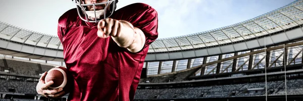 Jogador Futebol Americano Contra Estádio Rugby Dia Ensolarado — Fotografia de Stock