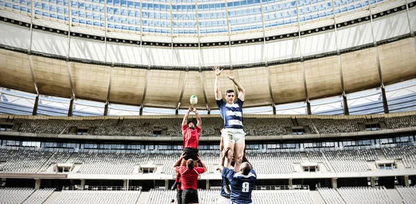 Joueurs Rugby Jouer Match Contre Poteau Rugby Par Une Journée — Photo