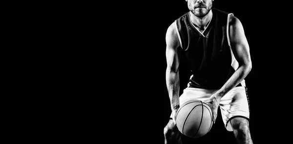 Basketbolcu Siyah Arka Plan Üzerinde Izole — Stok fotoğraf