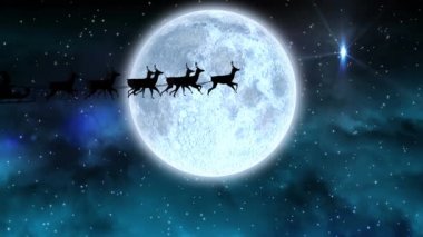 Geceleyin Noel Baba 'nın kızakla çektiği kış manzarasının animasyonu ren geyikleri ve ay tarafından çekiliyor.