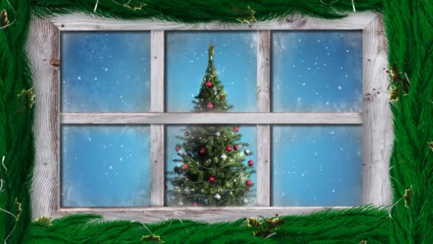 透过窗户看到的冬季美景的动画 雪下着 圣诞树在旋转 — 图库视频影像