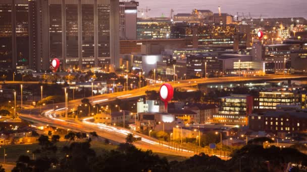 Modern Şehirlerdeki Binaların Üzerinde Beliren Iki Kırmızı Lokasyon Simgesinin Canlandırması — Stok video