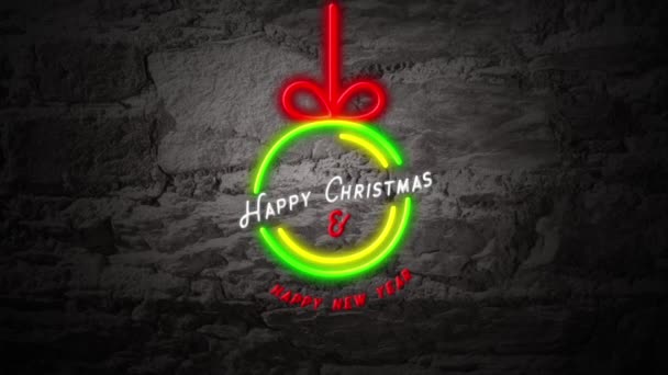 闪烁不定的词的动画圣诞快乐和新年快乐的霓虹灯标志 红白相间 墙上挂着圣诞彩绘 — 图库视频影像