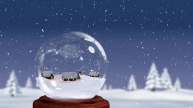 Kar kaplı kır evleri ve kar kürelerinde Noel ağaçlarıyla kaplı bir kış manzarasının animasyonu, karla kaplı ağaçlar, alaca karanlık bir gökyüzü ve arka planda yağan kar.