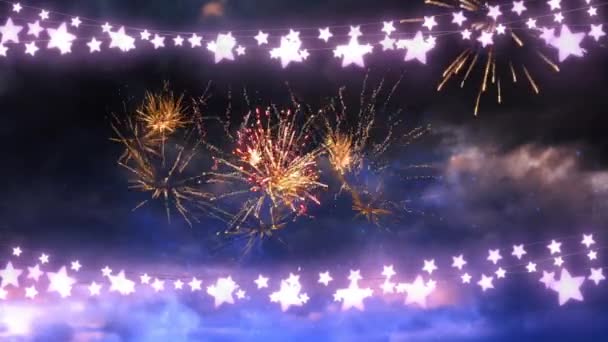 动画圣诞装饰与串串发光的星形仙女灯与烟花在乌云的天空为背景 — 图库视频影像