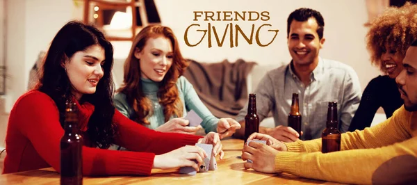 Happy Friendsgiving Contro Gli Amici Adulti Millenari Che Socializzano Insieme — Foto Stock