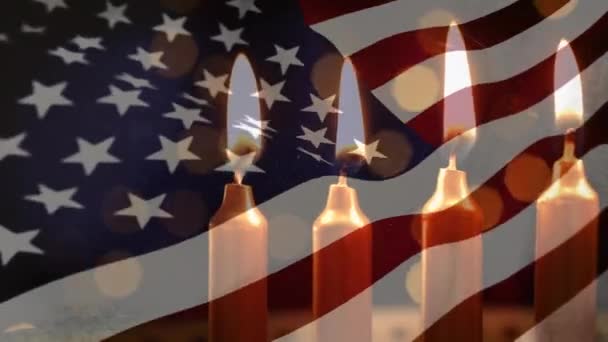 Animación Velas Encendidas Encendiendo Parpadeando Luces Con Una Bandera Estadounidense — Vídeos de Stock