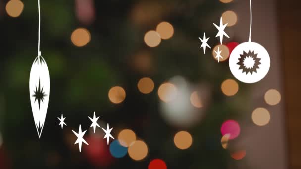 白で描かれたクリスマスの泡と白い文字で書かれた数2020のアニメーション 専用のクリスマスツリーの前に — ストック動画