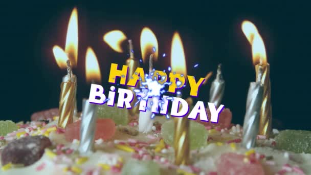 Animazione Delle Parole Buon Compleanno Lettere Gialle Bianche Con Candele — Video Stock