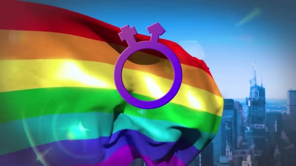 在背景为城市景观和蓝天的飘扬彩虹旗的映衬下 一个紫色的性液符号的动画 — 图库视频影像