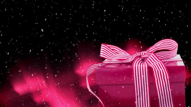 Animación Copos Nieve Estrellas Cayendo Con Regalo Navidad Rosa Sobre — Vídeos de Stock