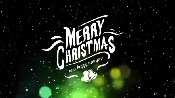 圣诞快乐 新年快乐 这两个词的动画 用白字写成 雪片飘落 绿色的背景闪烁着光芒 — 图库视频影像