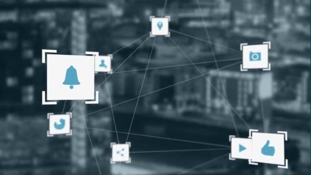 Şehir manzarası üzerindeki beyaz sosyal simgelerle bağlantı ağının animasyonu — Stok video