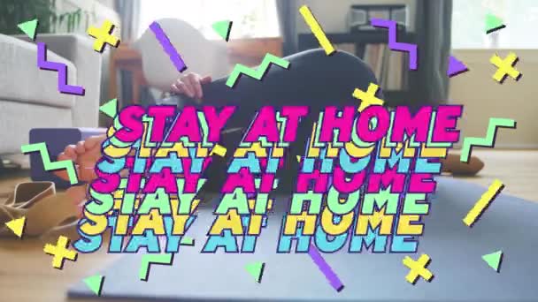 Animazione Testo Colorato Stay Home Donna Caucasica Esercizio Sanità Pubblica — Video Stock