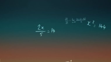 Pembe ve mavi arkaplanda yüzen matematiksel denklemlerin ve formüllerin animasyonu. Bilim ve araştırma konsepti dijital olarak oluşturuldu