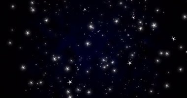 Parlayan yıldızların animasyonu ve arka planda gece gökyüzünde ışıldayan ve hareket eden ışık noktaları. Işık ve hareket kavramı dijital olarak oluşturuldu.