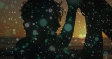 Kafkasyalı bir adamın kafasının üstünde yüzen ve kafasının üstünde sörf tahtası kaldıran mavi şekillerin canlandırılması. Egzersiz germe konsepti dijital bileşimi üzerinde çalışıyoruz