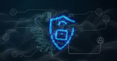 Mavi bir kalkandaki mavi asma kilidin animasyonu. Bağlantılar ağının üzerinde sosyal simgeler var. Dijital çevrimiçi güvenlik arayüzü kavramı dijital olarak oluşturuldu