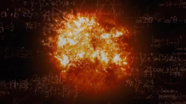 Animation Der Sonne Mit Flammen Denen Zahlen Und Berechnungen Erscheinen — Stockvideo