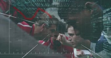 Rugby oynayan, koşan ve dijital kompozisyonu zorlayan iki çok ırklı ragbi takımının grafik oluşturma ve veri işleme animasyonu