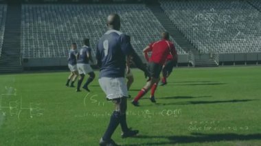 İki çok ırklı ragbi takımının üzerinde yüzen matematiksel denklemlerin ve formüllerin animasyonu, koşmak ve dijital kompozitleri itmek.